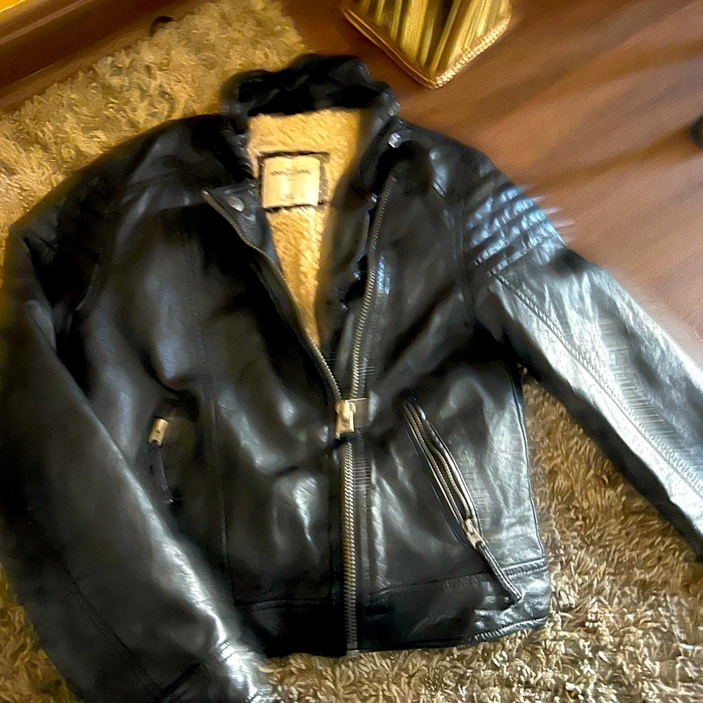 Abercrombie 9/10